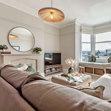 6 Bed In 94361 * Keswick