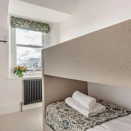 6 Bed In 94361 Keswick