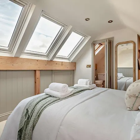 6 Bed In 94361 Дом отдыха