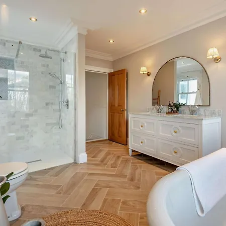 Дом отдыха 6 Bed In 94361 *