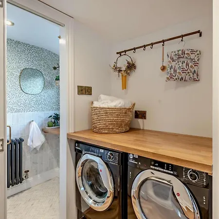 6 Bed In 94361 Дом отдыха