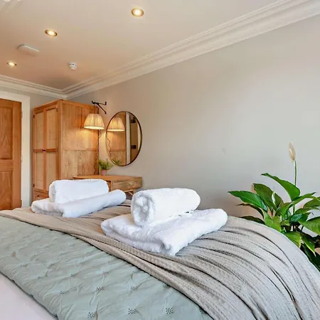 6 Bed In Oc-94361
